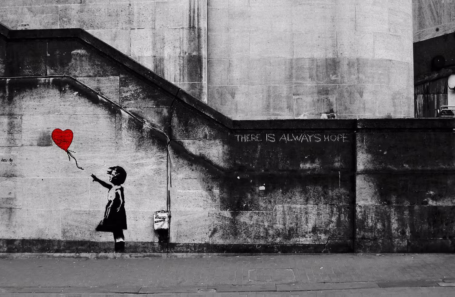 Banksy 2004 – Девочка с воздушным шаром
